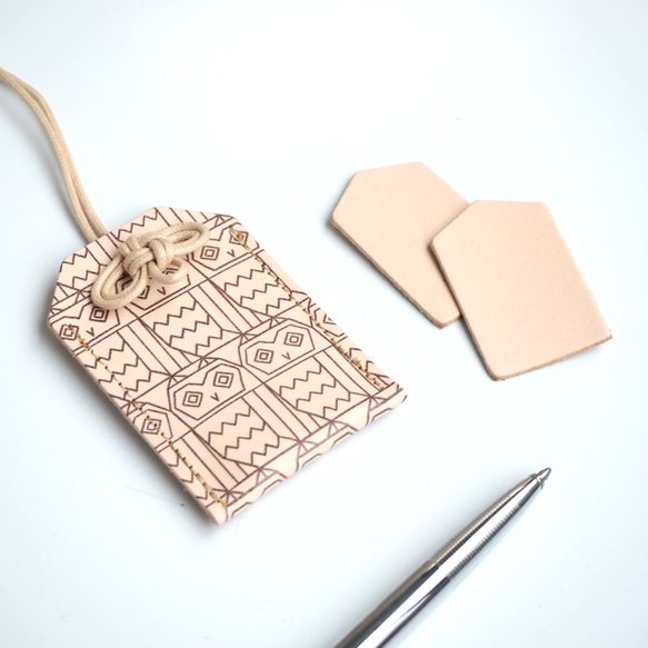 製作您自己的皮革護身符包 HUK（貓頭鷹）皮革 第3張的照片