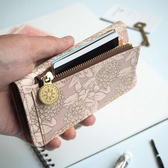 片マチ ファスナーポケット付 iPhoneケース（グレイッシュ ジニア） 手帳型  牛革 2枚目の画像