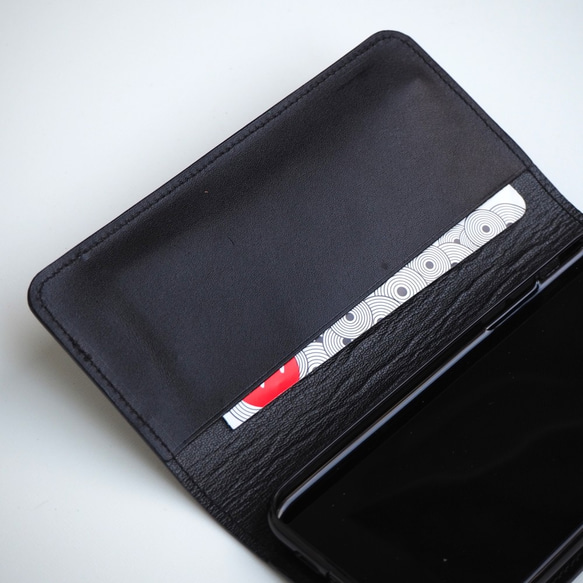 フラップポケット付 iPhoneケース（オイルレザー ブラック）手帳型  牛革 TPUソフト 7枚目の画像