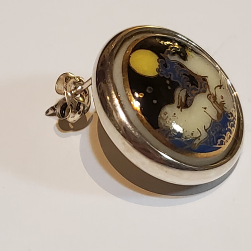 薩摩ボタンのピアス ピアス（その他） Black panther 通販｜Creema  