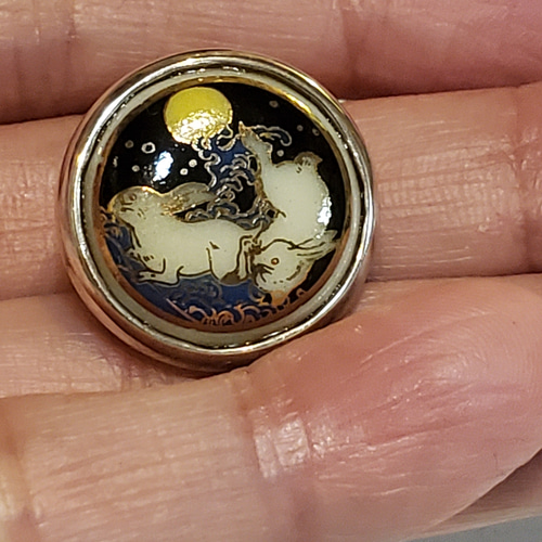 薩摩ボタンのピアス ピアス（その他） Black panther 通販｜Creema  