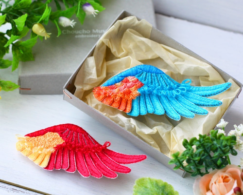 専用商品　　刺繍ブローチ 刺繍ブローチ / 三角フラスコ | bansoko