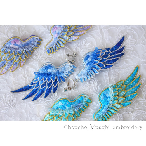 立体刺繍/鳥の羽根＊翼イヤリング/ピアス＊瑠璃紺色の紫陽花 ピアス