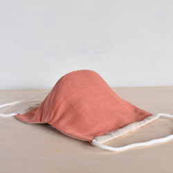 草木染め：国産ダブルガーゼの立体型の布マスク【ピンクxナチュラル】 3枚目の画像