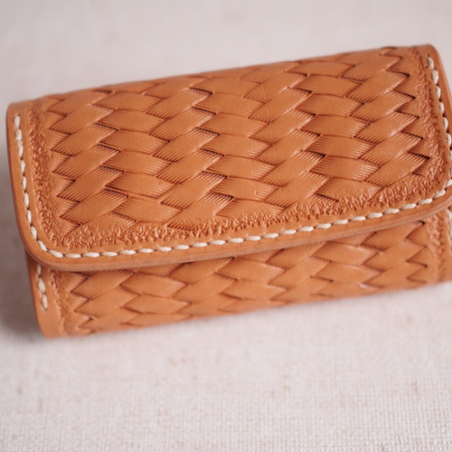 栃木レザー キーケース ナチュラルカラー バスケットスタンピング