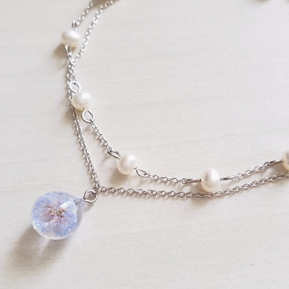 かすみ草と淡水パールの２連ブレスレット⌒tanzanite゜:。* ゜. 2枚目の画像