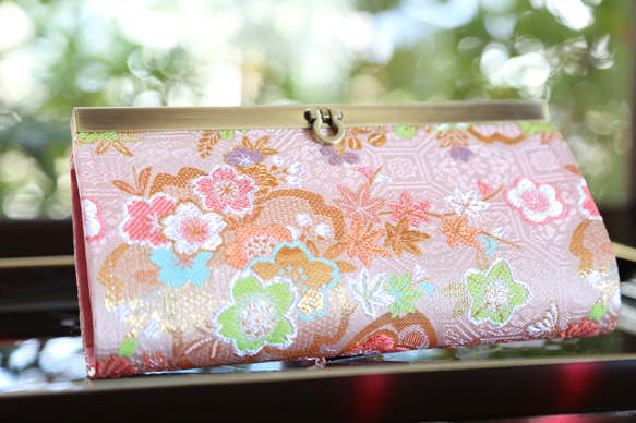 桜柄の金襴織物で和風長財布＊心華やぐ桜色(薄ピンク) 1枚目の画像
