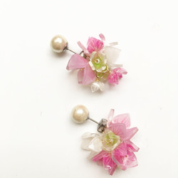 Marimo 季節性櫻花彩色耳環或耳環 第5張的照片