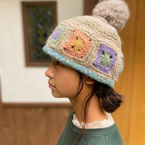 パネルパッチワーク＊クロシェ＊グラニー＊ふんわりポンポンニット帽