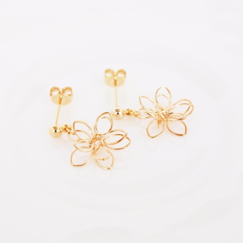 ★JUDY AND PAUL★ フリーハニービー＆フラワーアシメピアス ワイヤーフラワーピアス ピアス（その他） honeycomb 通販