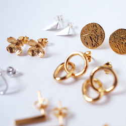 送料無料【24KGP（SV925）】花フラワー スタッドピアス  ゴールド　シンプル　silver925 7枚目の画像