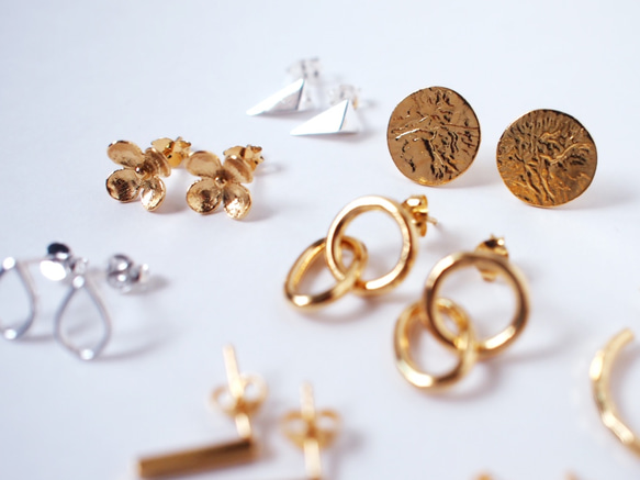 送料無料【24KGP（SV925）】花フラワー スタッドピアス  ゴールド　シンプル　silver925 7枚目の画像