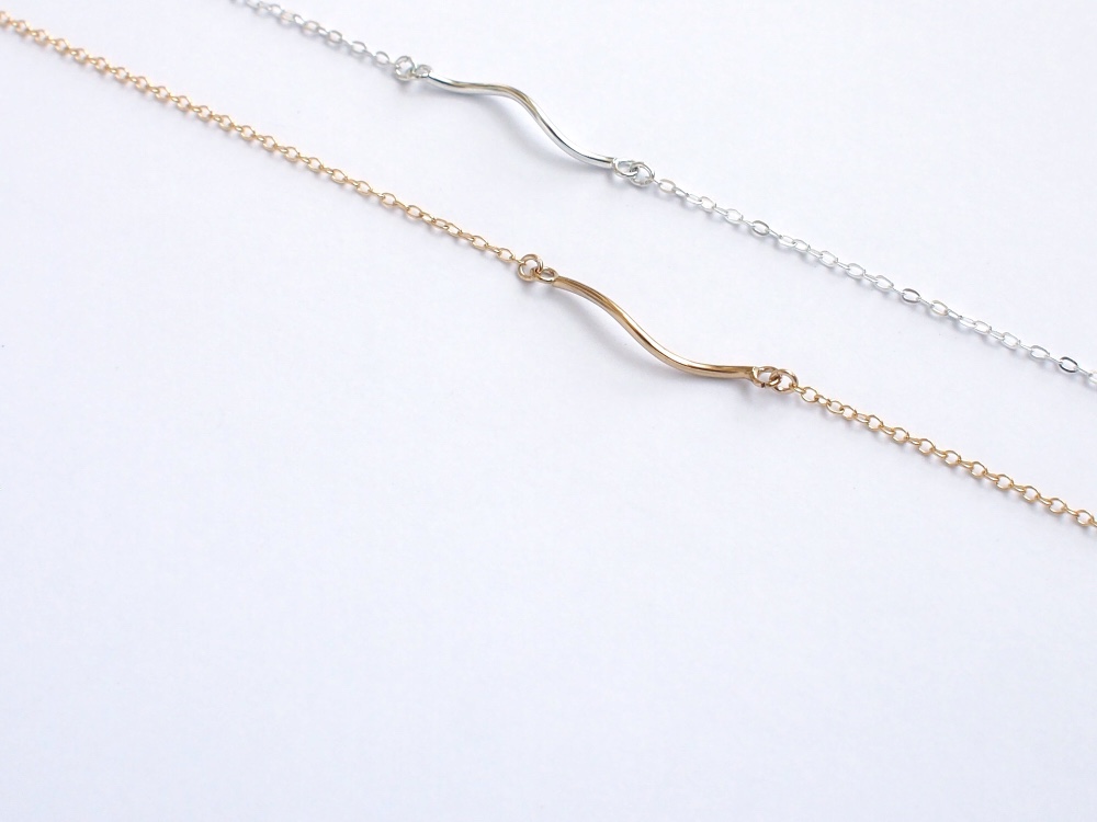 送料無料【14kgf】天の川 ウェーブ ネックレス / 流星 シンプル 華奢