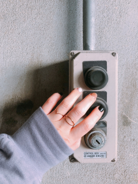 送料無料【14kgf】星の線シェブロンリング ／プレーン（9・11・13・16号） 4枚目の画像