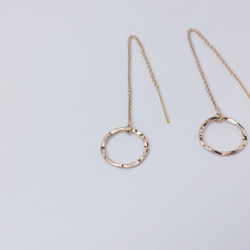 送料無料 *再販*【14kgf】月チェーンピアス／槌目／S　ゴールド　華奢　シンプル 7枚目の画像