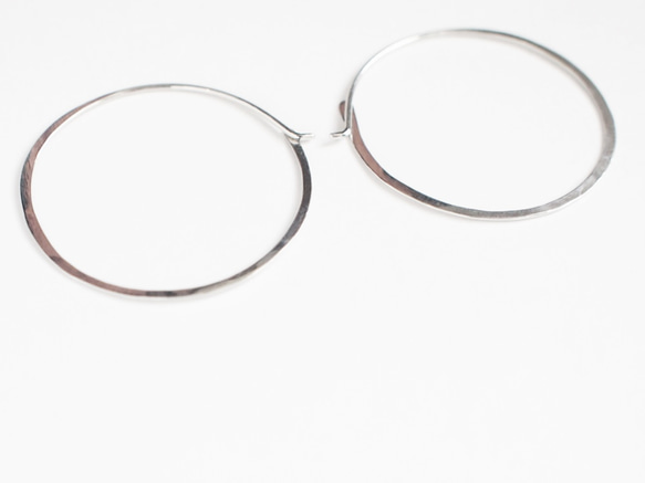 【SV935】銀月ピアス／L　フープ　シルバー　華奢　シンプル 3枚目の画像