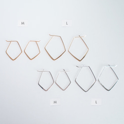 送料無料【14kgf】ぎょしゃ座ピアス／M　ゴールド　星座　華奢　シンプル　フープ 5枚目の画像