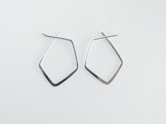 【SV935】ぎょしゃ座ピアス／M　シルバー　星座　華奢　シンプル　フープ　silver 1枚目の画像