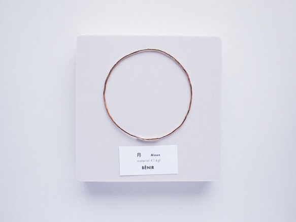 日向坂46着用＊送料無料【14kgf】月バングル　槌目　ブレスレット　腕輪　ゴールド　華奢　シンプル