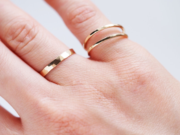送料無料【14kgf】月リング／槌目（9号〜17号のみ）ゴールド　華奢　シンプル 2枚目の画像
