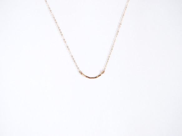 送料無料*再販*【14kgf】三日月ネックレス / 槌目 / mini / チェーン　スマイル  シンプル 華奢　アーチ 5枚目の画像