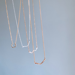 送料無料 *再販*【14kgf】三日月ネックレス（ホースシュー型） / 槌目 / mini  ゴールドシンプル 幸運馬蹄 4枚目の画像