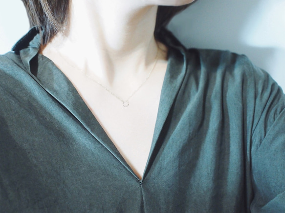 送料無料 *再販*【14kgf】三日月ネックレス（ホースシュー型） / 槌目 / mini  ゴールドシンプル 幸運馬蹄 6枚目の画像