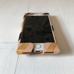 【ワケありSALE】iPhoneケース『3rd』（iphone6/6s/7/8）｜ブラック&ゴールドストライプ 4枚目の画像