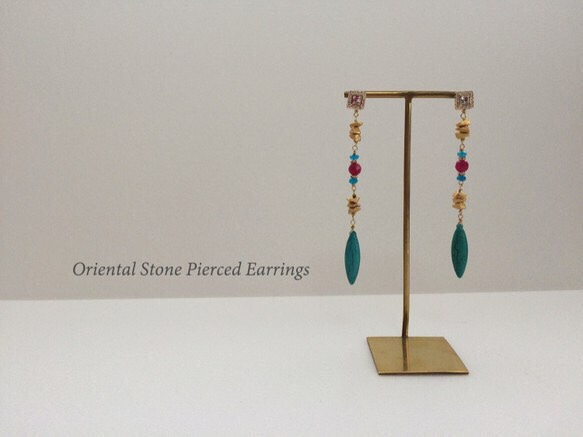 Oriental Stone Pierced Earrings 1枚目の画像