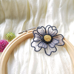 オーガンジー刺繍のお花 ブローチ キラリカ 通販 11412840 オーガンジー刺繍のお花 ブローチ キラリカ 通販 11412840