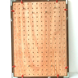 《送料無料》新春福袋木製有孔ボードホワイトフレーム(ダークブラウン)フック付A3＋ｱﾙﾐﾌｯｸ長ﾅｯﾄﾋﾞｽ2個＋おまけ 4枚目の画像