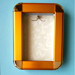 《送料無料》アルミ製ミニチュアフレーム　ゴールド　ミニチュアドレス付き 2枚目の画像