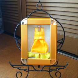 《送料無料》アルミ製ミニチュアフレーム　ゴールド　ミニチュアドレス付き 5枚目の画像