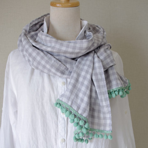 【未使用品】ポンポン盛りだくさんのストール 未使用品】ポンポン盛りだくさんのストール 【公式通販】