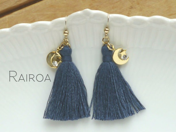 <送料無料>Mini Tassel with Crescent 1枚目の画像