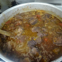 【お店おすすめ】A5ランク和牛ホホ肉の赤ワイン煮込みパイ包み 3枚目の画像