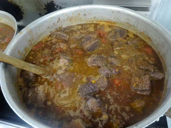 【お店おすすめ】A5ランク和牛ホホ肉の赤ワイン煮込みパイ包み 3枚目の画像
