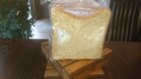 全粒粉の生クリーム食パン 3枚目の画像