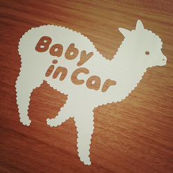 Baby in car ステッカー アルパカ 1枚目の画像