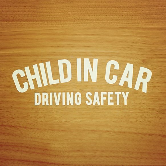 CHILD IN CAR  ステッカー 2枚目の画像