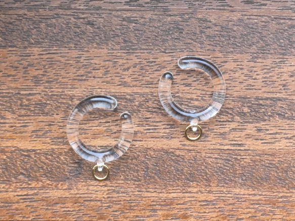 ガラスのカン付きイヤーカフ(両耳用) ﾋﾟｱｽ/ｲﾔﾘﾝｸﾞ金具の代用 金属アレルギーの方に 6枚目の画像