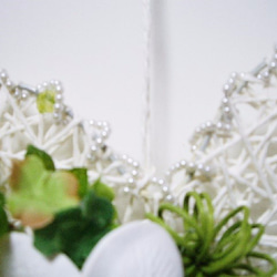 福招きクローバーの造花アレンジメント（プルメリア）・ドアリース・ウォールデコに。 3枚目の画像