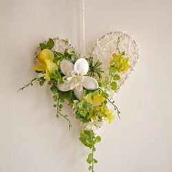 福招きクローバーの造花アレンジメント（プルメリア）・ドアリース・ウォールデコに。 4枚目の画像