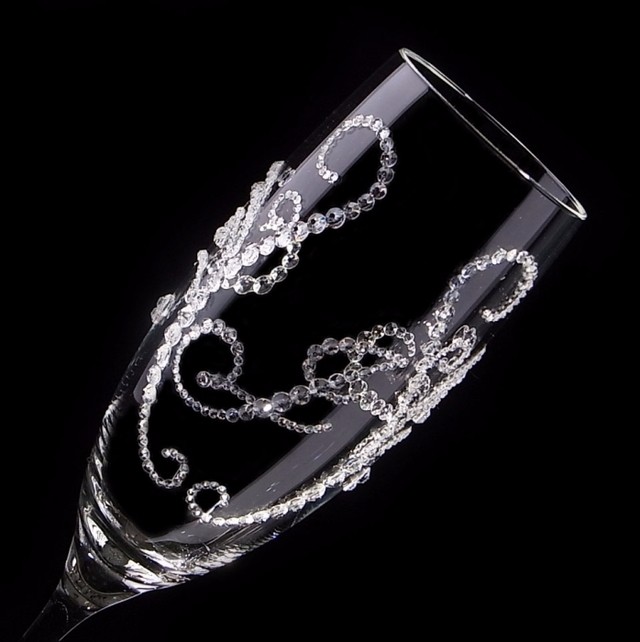 シャンパングラス　ティアラ×イニシャル 筆記体　デコグラス