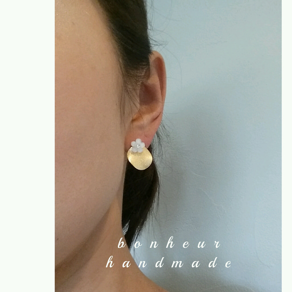 ～2way～ smallflowar&goldcharm  earrings 3枚目の画像
