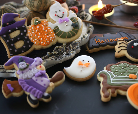 ＜ハロウィンのアイシングクッキー・空飛ぶ魔女＞Halloween icingcookies 3枚目の画像