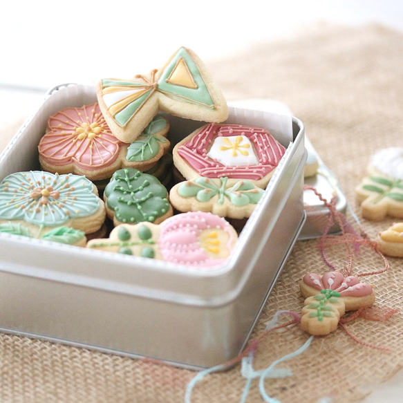 母の日に贈るギフト　北欧花のアイシングクッキー缶＜Ｍother's day icing cookie＞ 1枚目の画像