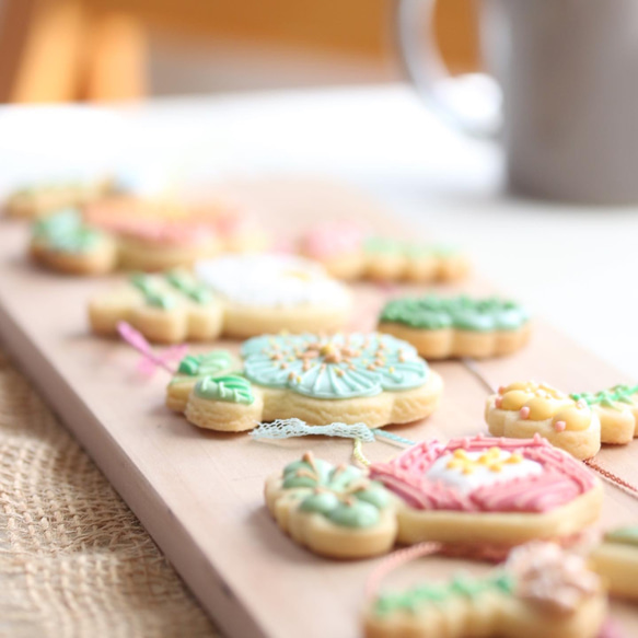 母の日に贈るギフト　北欧花のアイシングクッキー缶＜Ｍother's day icing cookie＞ 2枚目の画像