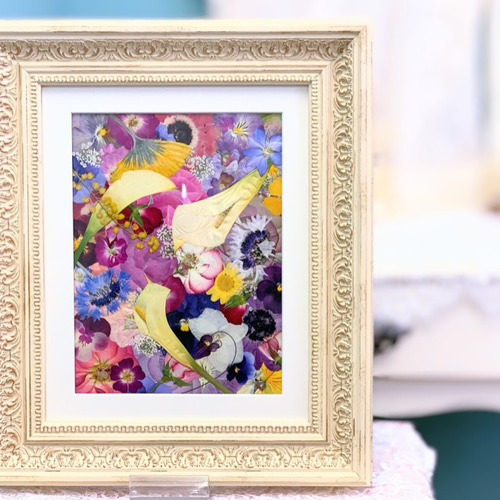 豪華なフレームの中はまるで絵画のような押し花アート額 その他