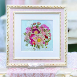 淡い虹色台紙のピンクの花束　押し花アート額 3枚目の画像